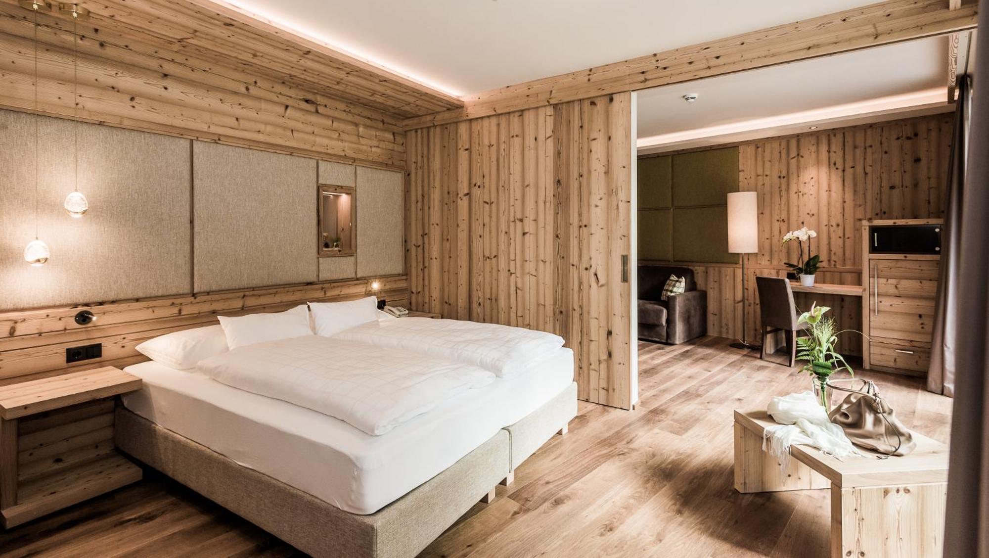 Hotel Weiher Green Lake Falzes Exterior photo