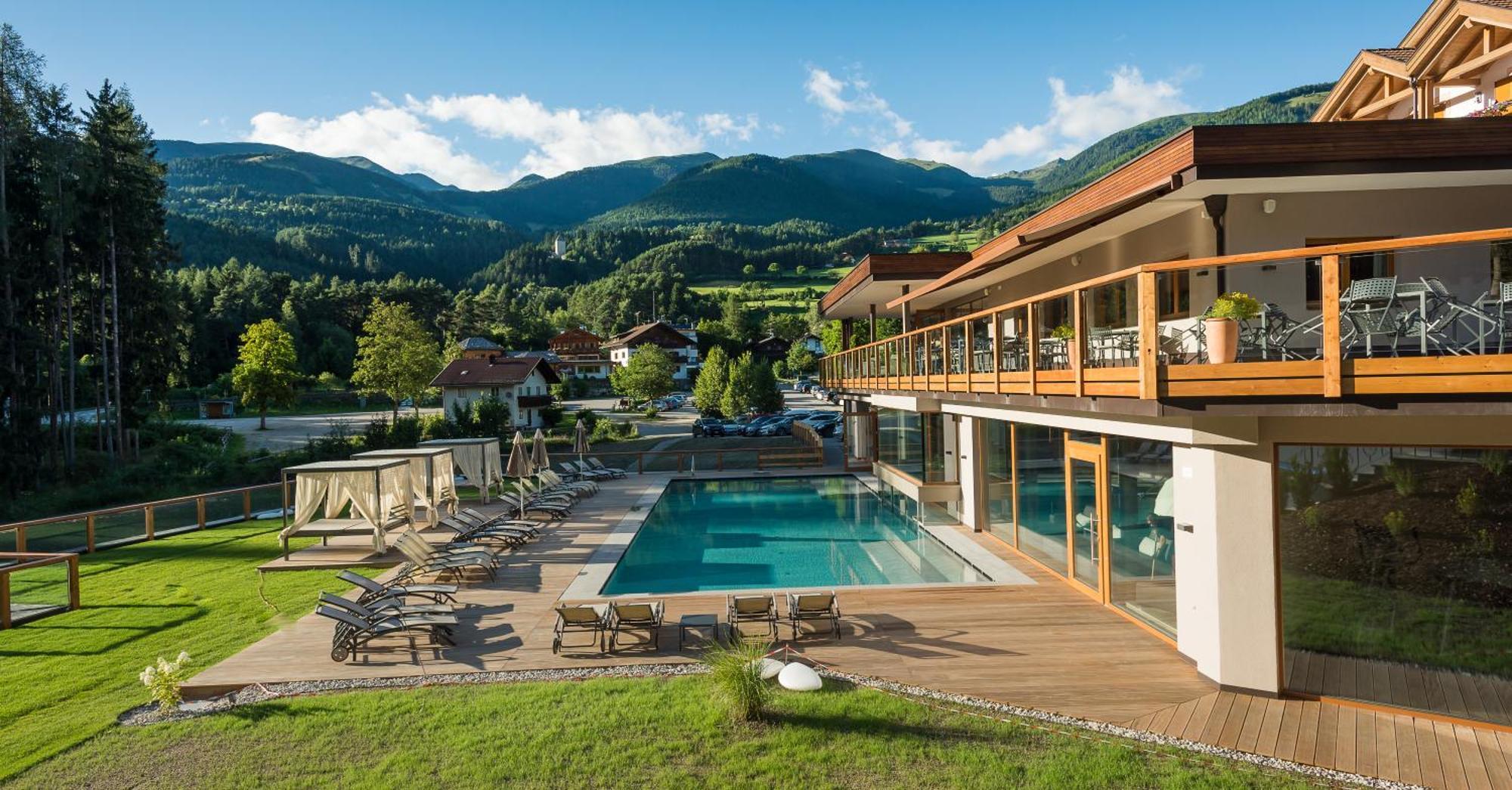 Hotel Weiher Green Lake Falzes Exterior photo