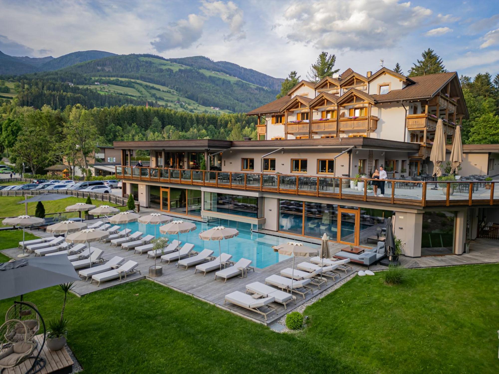 Hotel Weiher Green Lake Falzes Exterior photo