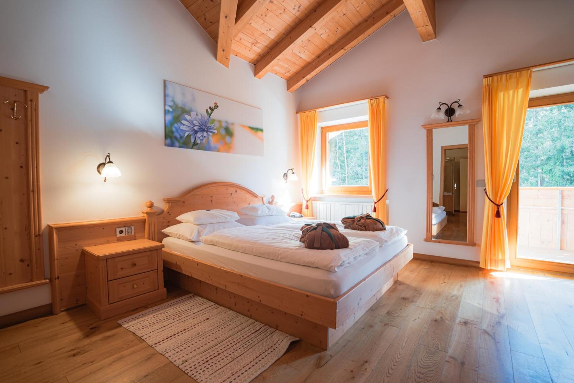 Hotel Weiher Green Lake Falzes Exterior photo