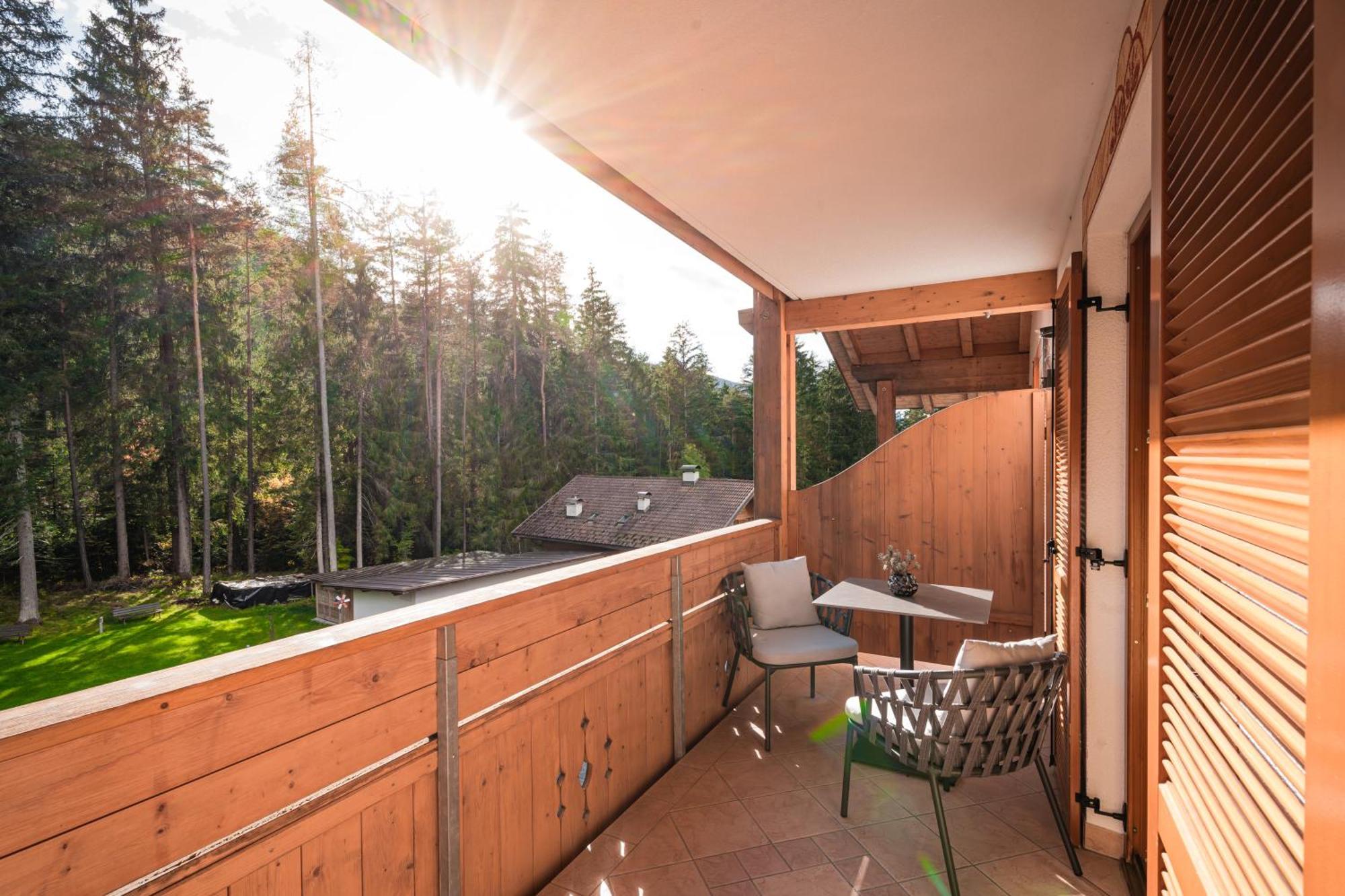 Hotel Weiher Green Lake Falzes Exterior photo